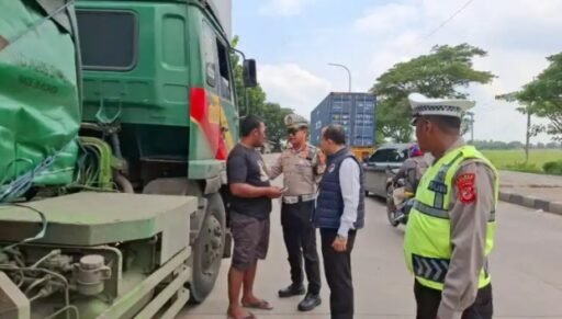 Polres Indramayu Lakukan Tes Urine Bagi Sopir Mobil Melintasi Jalur Pantura
