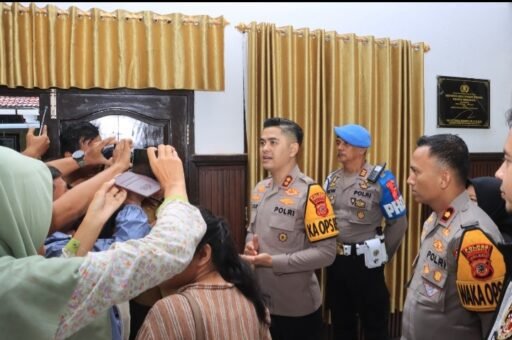 2025/12/31Kapolres Indramayu Imbau Warga Rayakan Tahun Baru 2026 Dengan Doa, Larang Kembang Api dan Petasan