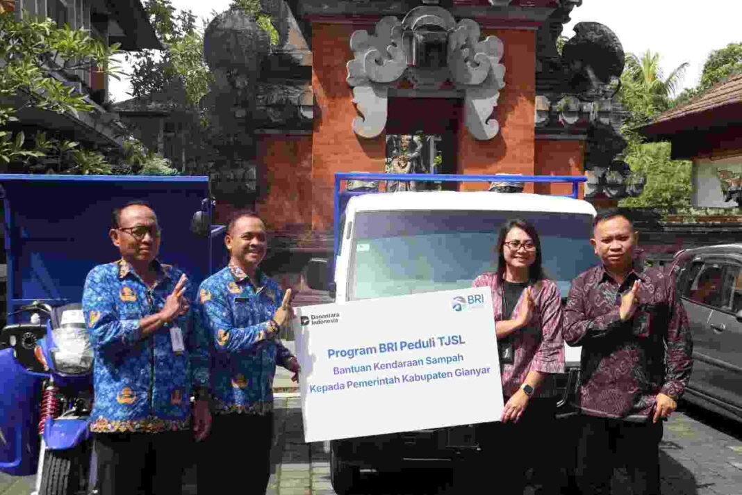 Komitmen Terhadap Lingkungan, BRI Hibahkan Kendaraan Sampah Untuk Pemkab Gianyar