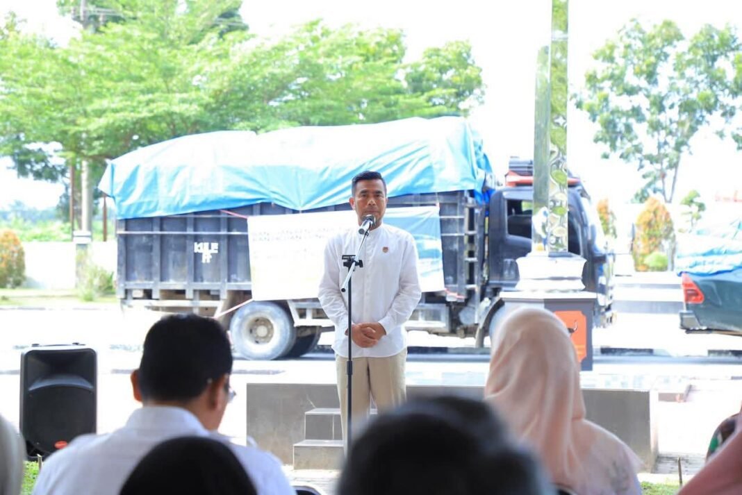 Peduli Korban Banjir, Wabup Labura Lepas Bantuan Kemanusiaan untuk Sumut dan Aceh
