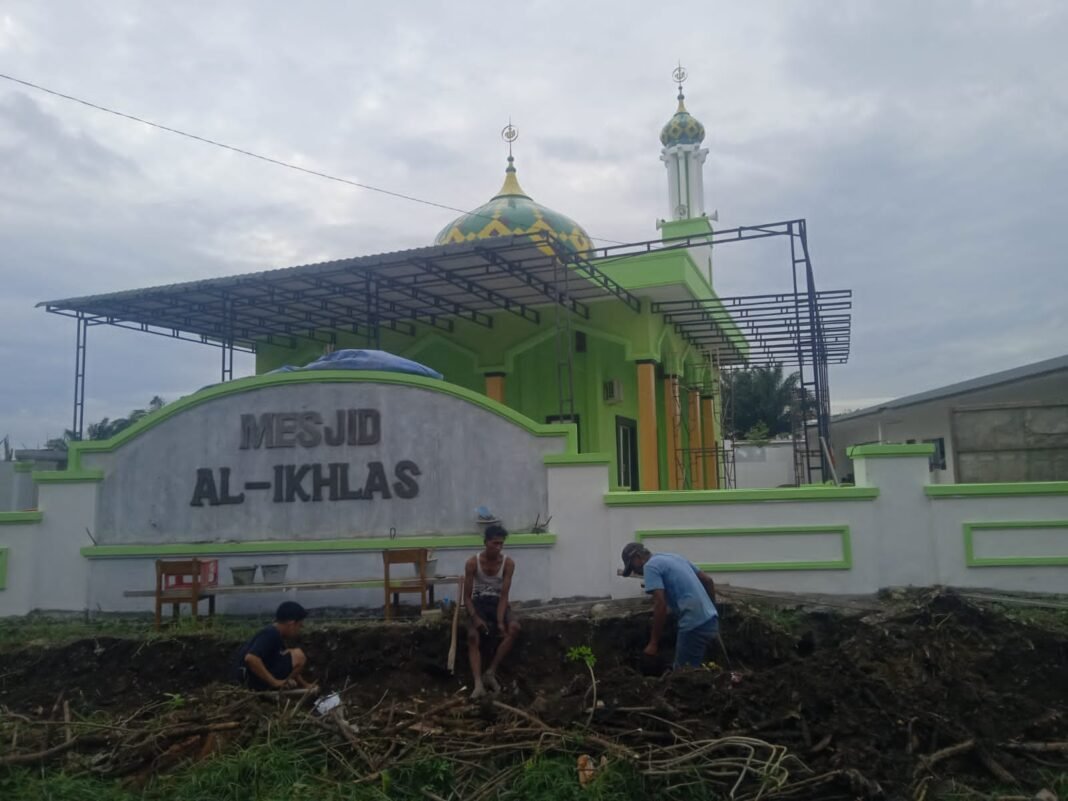 Masjid Al Ikhlas Kini Berada Di Lokasi Yang Lebih Layak