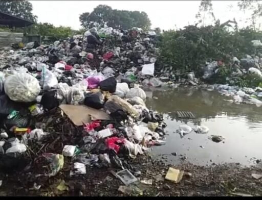 Warga Blok Jalitri Tolak Keberadaan Tempat Pembuangan Sampah Dekat Dengan Pemukim Warga