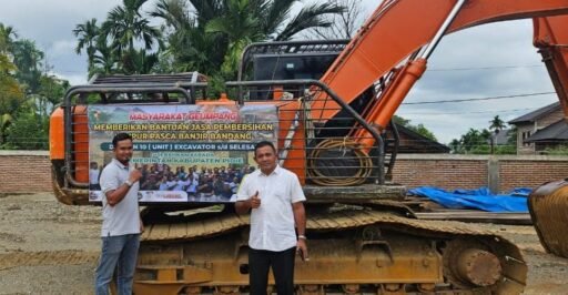 Solidaritas Geumpang,Mahdi ST Lepas 10 Excavator,Bupati H.Sarjani Abdullah Terima Bantuan Untuk Pidie Pi