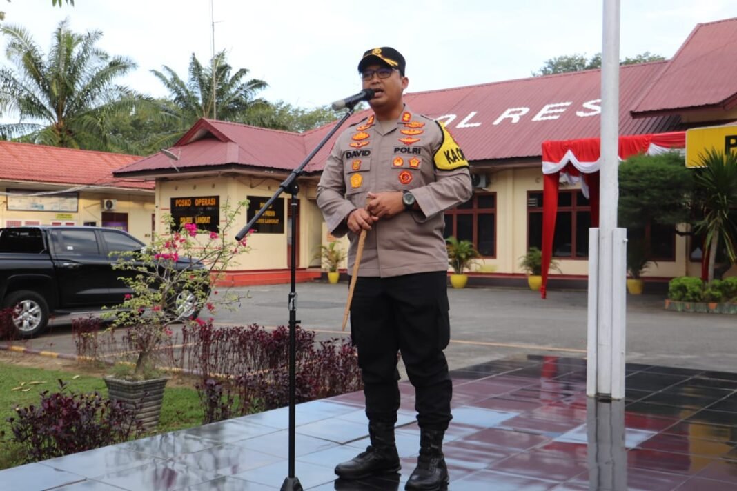 Kapolres Langkat Berikan Arahan Tegas dan Humanis Saat Apel Pam Lalin Malam Tahun Baru