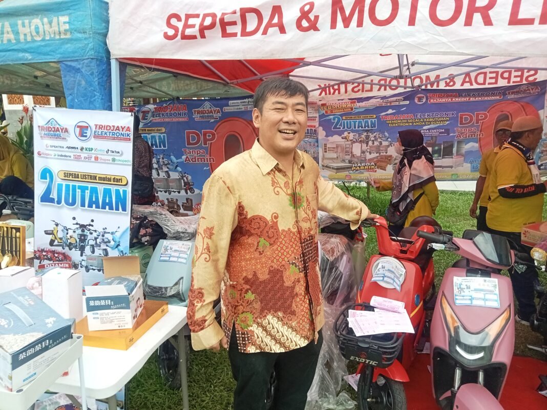 Trijaya Hadir di HUT PGRI ke -80 dan HGN Berikan Promo spesial untuk Para Guru