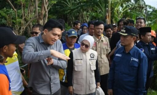 Bupati Lucky Hakim Tinjau Wilayah yang Tergenang Banjir