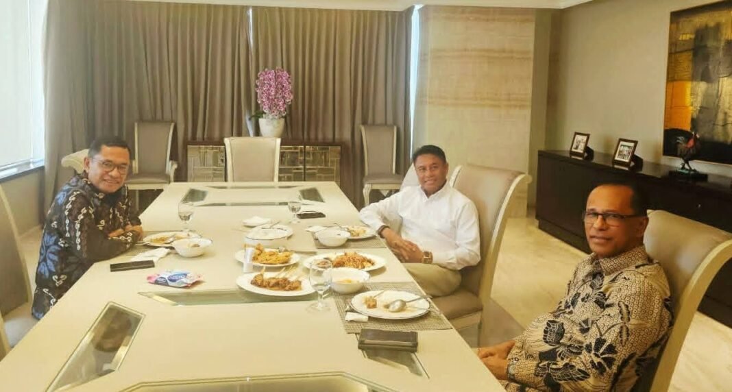 Henuk dan Dua Husin Bertemu, Diskusi Tukar Gagasan Dalam Semangat Kebersamaan