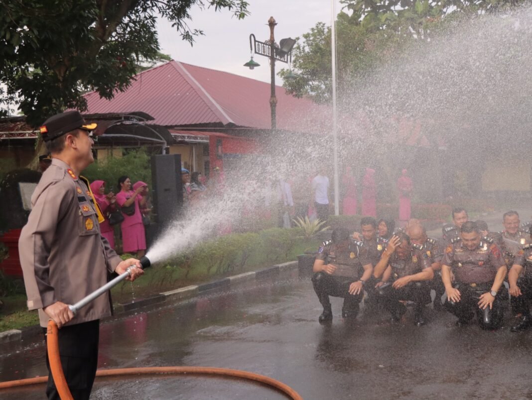 Polres Binjai Gelar Korps Raport Kenaikan Pangkat 69 Personil