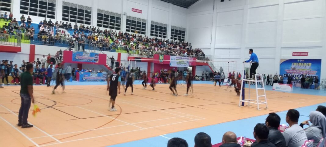 Laga Pembuka Tim Independen Bangkit Heroik, Taklukan AMCO 3-2 | Kompas.SBS.-News