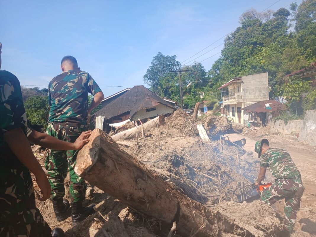 Satgas Gulbencal Kodam I/BB dan Yon TP 905/TS Laksanakan Pembersihan Fasilitas Umum di Dua Sektor Sibolga