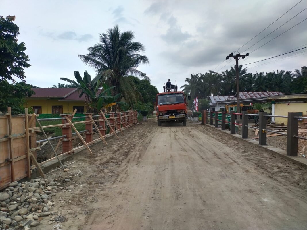 Satgas Gulbencal Kodam I/BB Tuntaskan Pembangunan Jembatan Armco di Desa Sei Litur Tasik