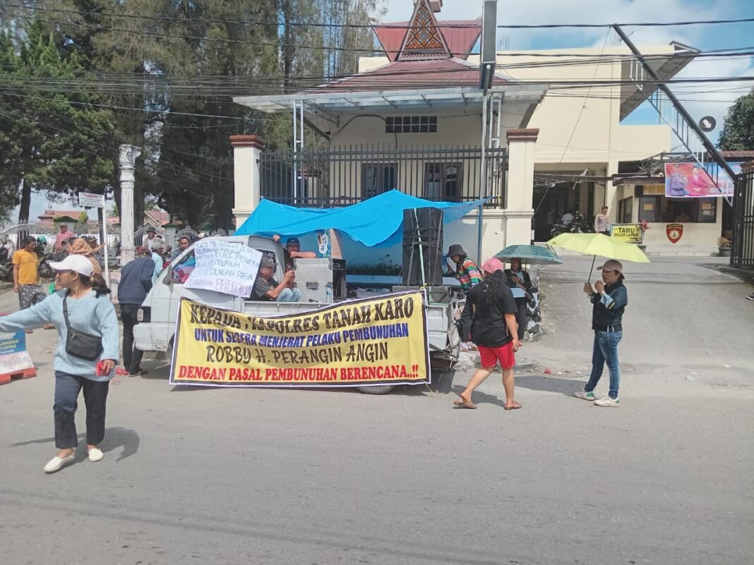 Warga dan Karang Taruna Rumka datangi Mapolres KaKaro, Sampaikan Beberapa Tuntutan Te