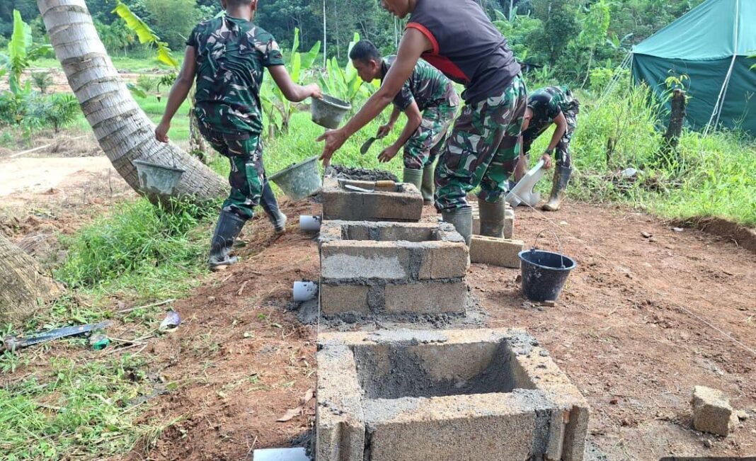 Satgas Gulbencal Kodim 0211/TT Rampungkan Pembangunan MCK di Kelurahan Hutanabolon