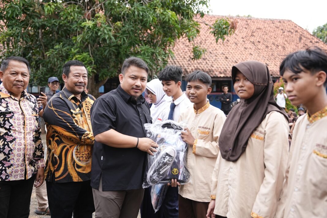 Launching Seragam Gratis Bupati Subang Tegaskan Komitmen Pemerintah Dan Kualitas Pendidikan