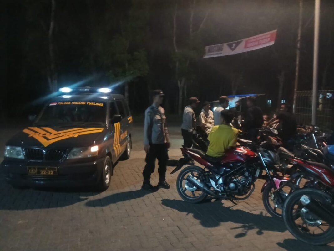 Polsek Padang Tualang Gelar Patroli Blue Light, Cegah Geng Motor dan Kejahatan Jalanan