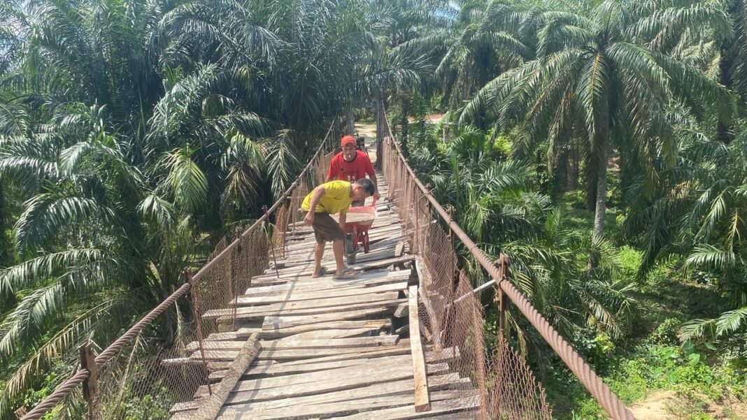 Satgas Kodim 0212/TS Bangun Jembatan Gantung Penghubung Antarwilayah di Kec. Halongonan, Paluta