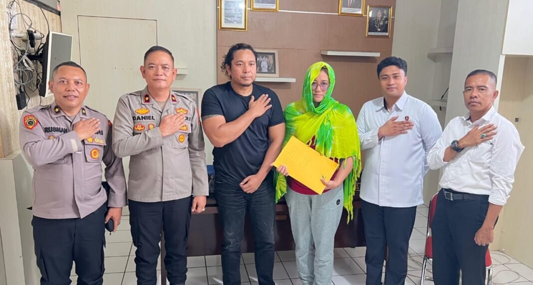 Polres Bitung Hadir Beri Penguatan Moril bagi Keluarga Aipda Angky Koagow