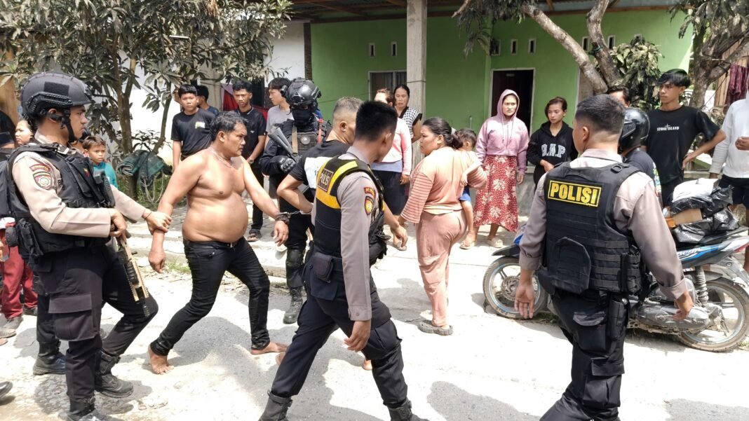 Perangi Peredaran Gelap, BNNP Sumut dan Tim Gabungan Robohksm Barak Narkoba di Kawasan Percut Sei Tuan.