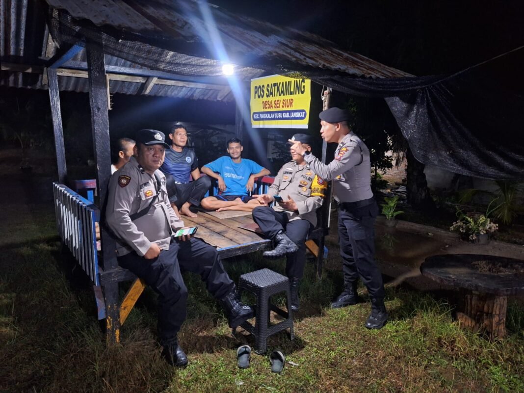 Polsek Pangkalan Susu Gelar Patroli Blue Light