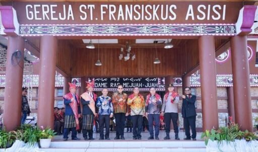 Pentahbisan 8 Imam Baru di Gereja St. Fransiskus Assisi Berastagi dihadiri Bupati dan Wakil Bupati Karo.