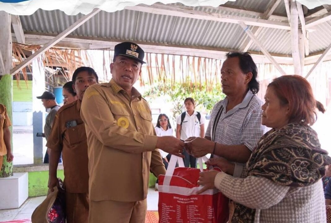 Respon Cepat ! Bupati Karo Tinjau Lokasi Kebakaran dan Salurkan Bantuan di Desa Lingga