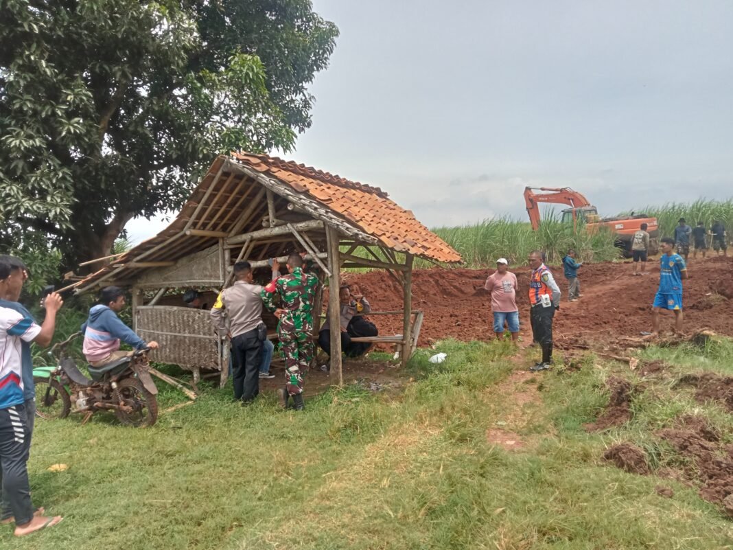 Pemdes Gandasari Bersama Warga Guruduk Galian Tanah Merah Diduga ilegal Pemkab Subang Harus Tindak Tegas