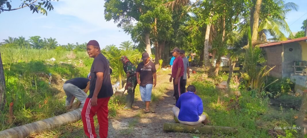 Gotong Royong Warga Lingkungan V Beringin Antisipasi Banjir Sebelum Terlambat