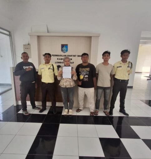 KARYAWAN PT CAKRA YUDHA GARDATAMA TUNTUT HAK PEMOTONGAN GAJI SELAMA SATU TAHUN