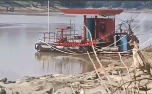 Bos Insial D, Pemilik Tongkang, Simpangkan BBM Subsidi Ke Tauke Tambang Emas Ilegal