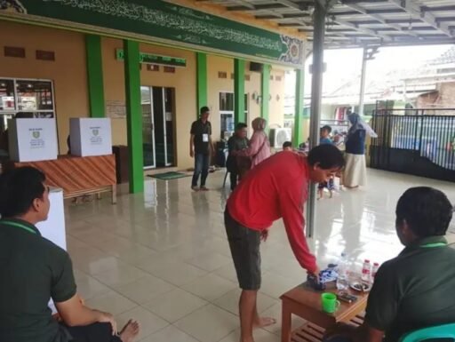 Pesta Demokrasi Pemilihan Ketua RT Dan DKM Perum Green Sindang Berjalan Lancar