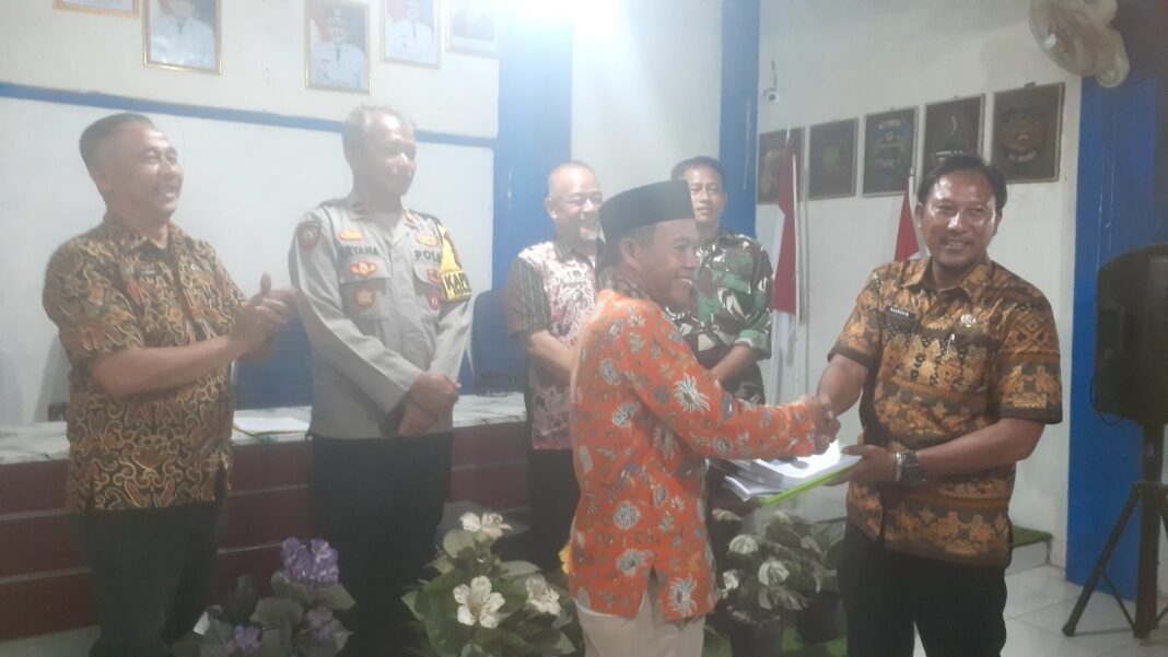 Resmi Menjabat, Kuwu Kedokan Agung Samsunahar Prioritaskan Infrastruktur Jalan Resmi Menjabat, Kuwu Kedokan Agung Samsunahar Prioritaskan Infrastruktur Jalan