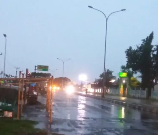 Jalan Pantura Indramayu-Cirebon Gelap Gulita: PJU Mati Total, Warga Pertanyakan Tanggung Jawabnya Siapa..?