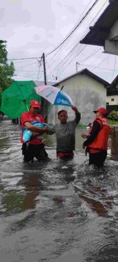 Cuaca Ekstrem Melanda Bali : 42 Titik Terendam Banjir, PMI Evakuasi Puluhan Warga