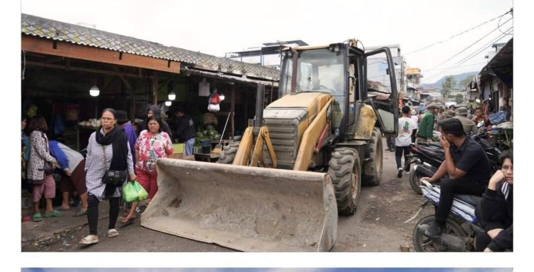 Pemkab Karo Tertibkan dan Tata Tempat Berjualan di Pusat Pasar Berastagi