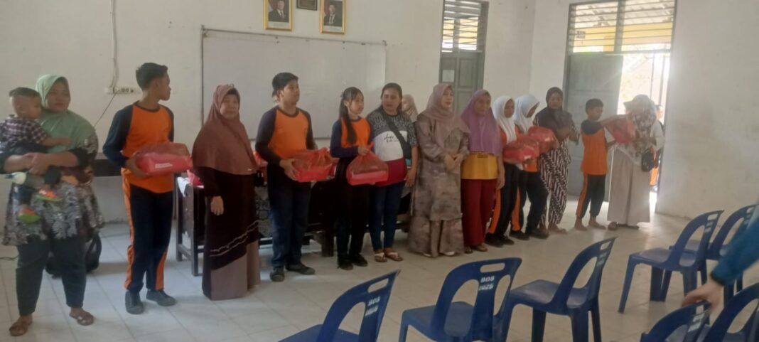 SMP Negeri 5 Paya Kapar Salurkan 30 Paket Siswa Keluarga Tidak Mampu Dari Dinas Pendidikan Kota Tebing Tinggi