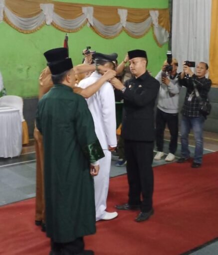 Camat Tanjungsing Rano Syaeful Sudirman Resmi Lantik PJ Kades Tanjungsing Taufik Hidayat (Ki Barlen)