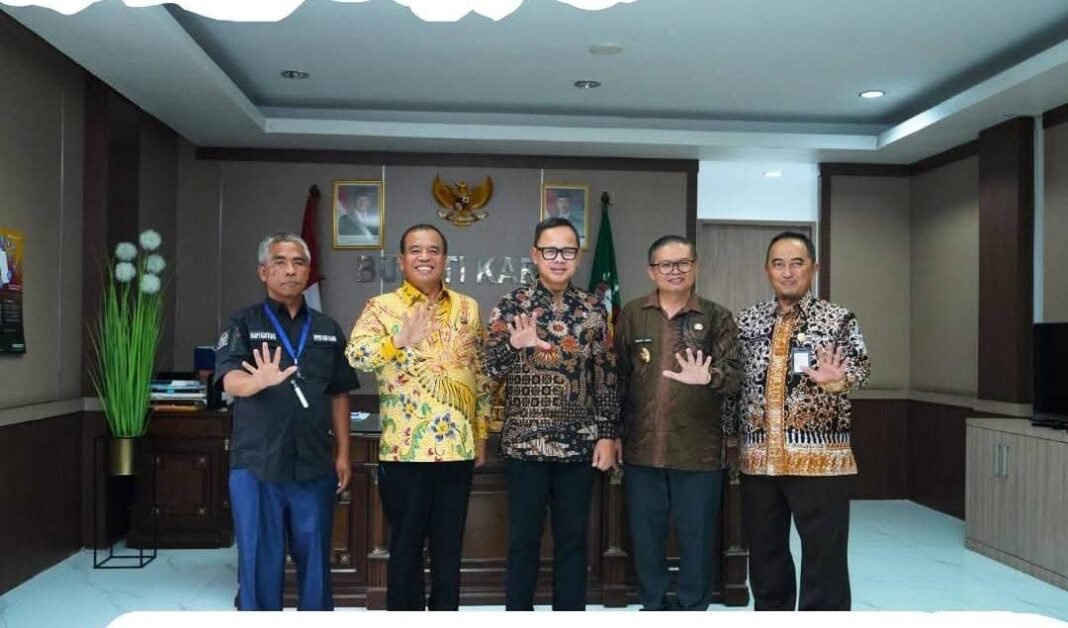 Dalam Rangka Mendorong Pertumbuhan Ekonomi Daerah ! Wakil Menteri Dalam Negeri Ketemu Bupati Karo