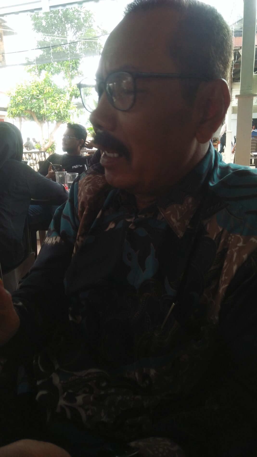 Pimpinan Raja News mengucapkan Selamat Grend Opening Untuk kafe Adam kupi Semoga Rezeki Bertambah