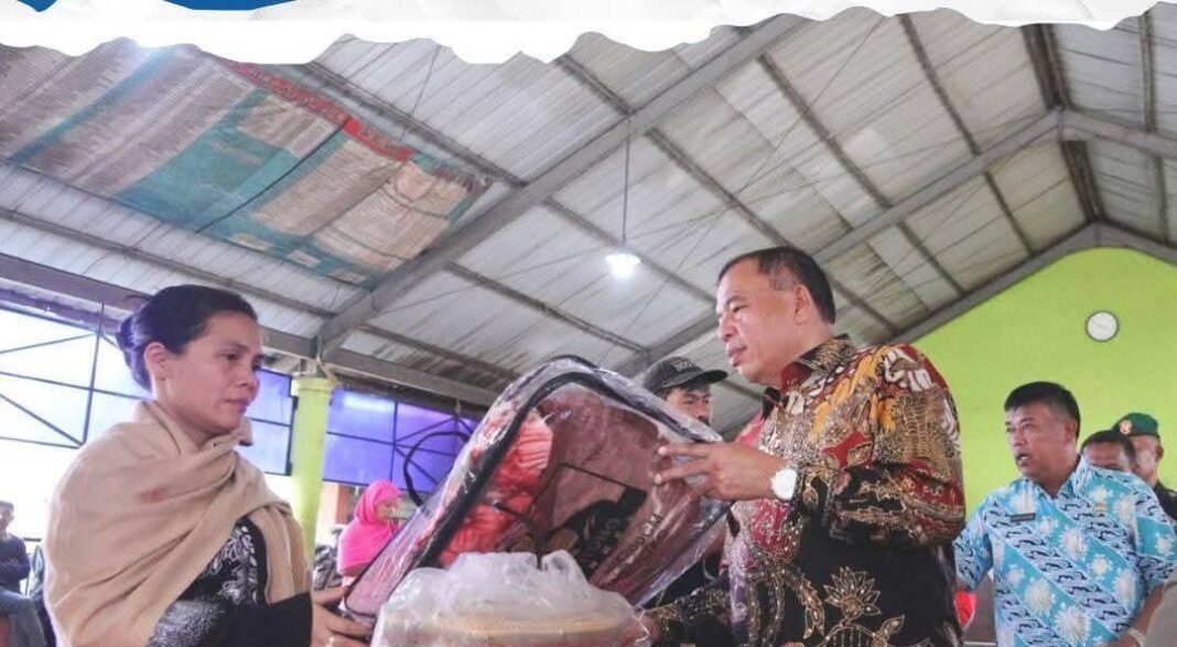 Pemerintah Kabupaten Karo Terjun Langsung Salurkan Bantuan bagi Korban Kebakaran di Desa Tanjung Barus