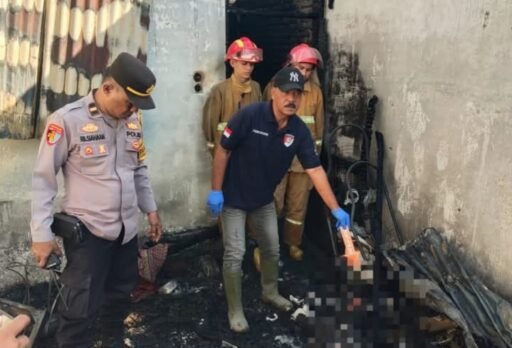 Polres Tebing Tinggi Tangani Kebakaran Dua Rumah di Kelurahan Durian, Satu Warga Meninggal Dunia