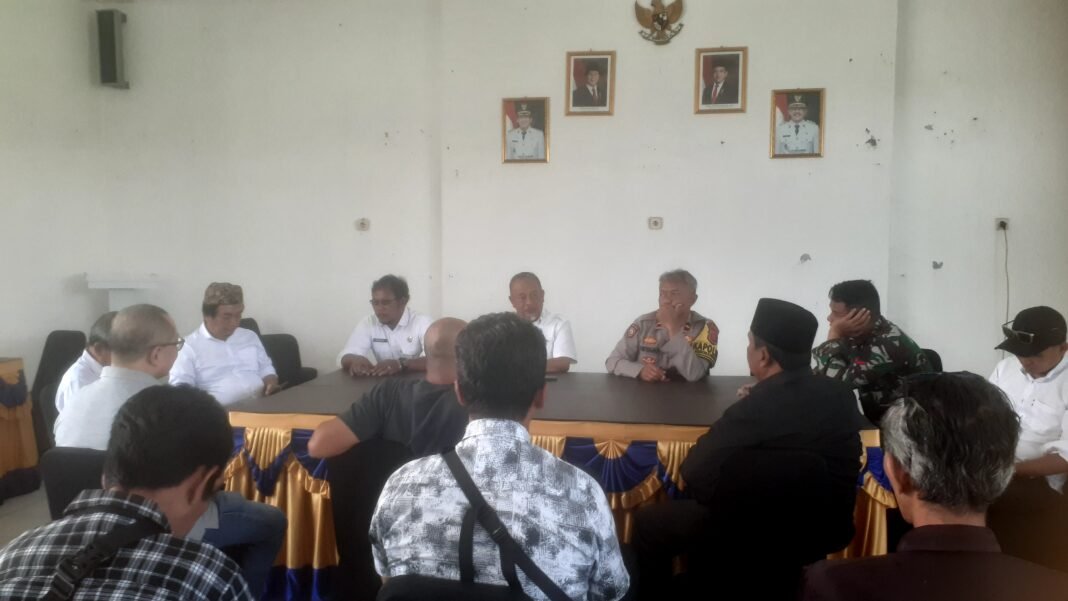 Arogan! Oknum Camat Kedokan Bunder, Jadi Perbincangan Wartawan