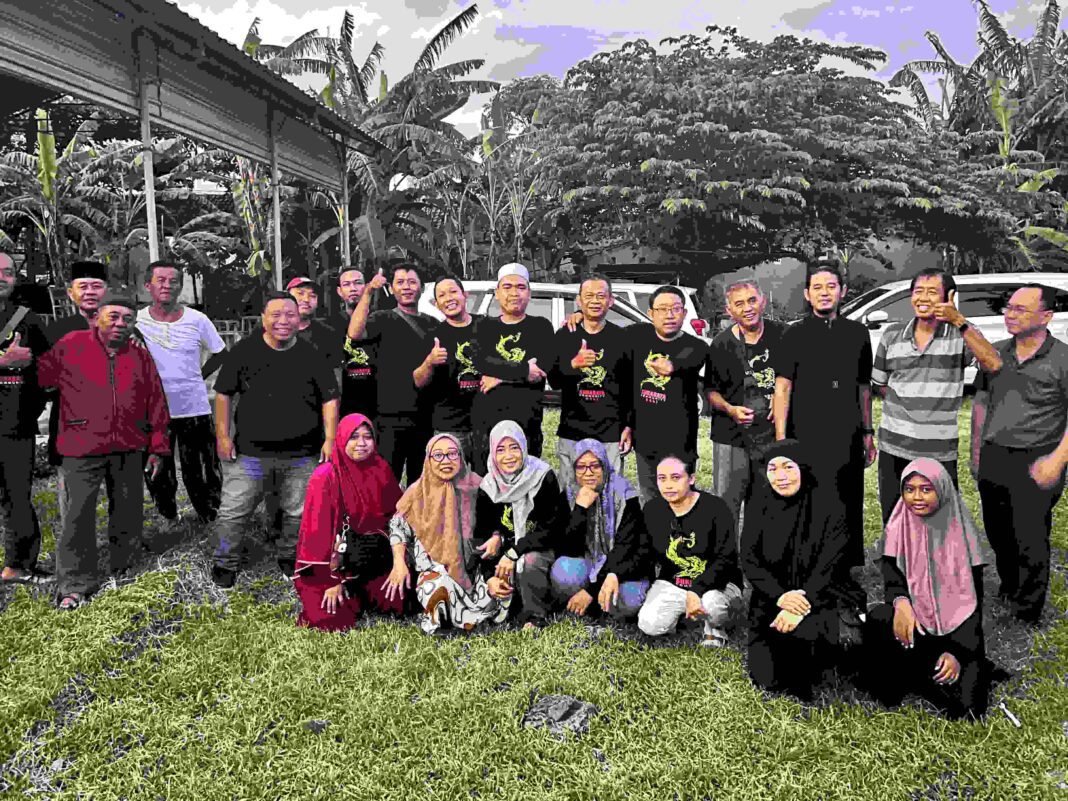 Tebar Kebaikan Ramadan, SC Bali Bagikan Takjil Untuk Pengguna Jalan Di Taman Pancing