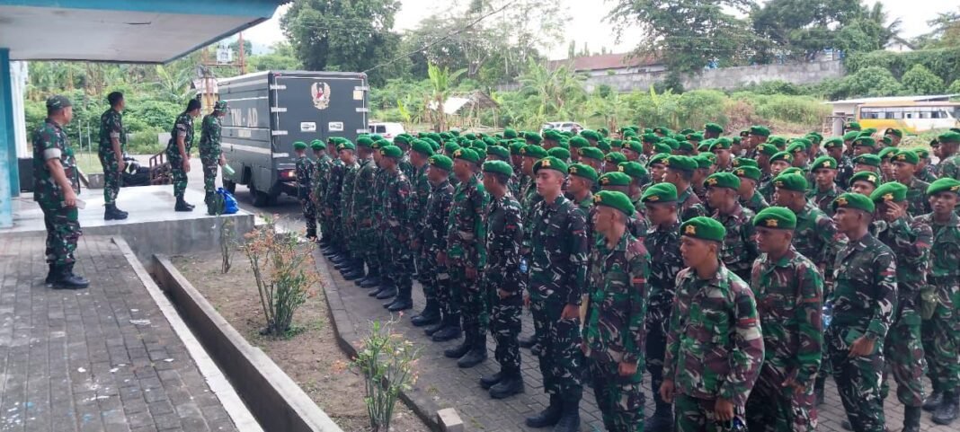 Dandim 1310/Bitung Sambut Kedatangan Prajurit Yonif TP 916/SDY di Lokasi Marshaling Area