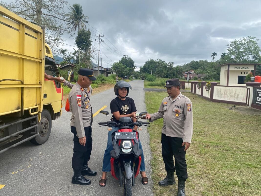Polsek Teriak Berbagi Takjil di Bulan Ramadan, Wujud Kepedulian Polri kepada Masyarakat