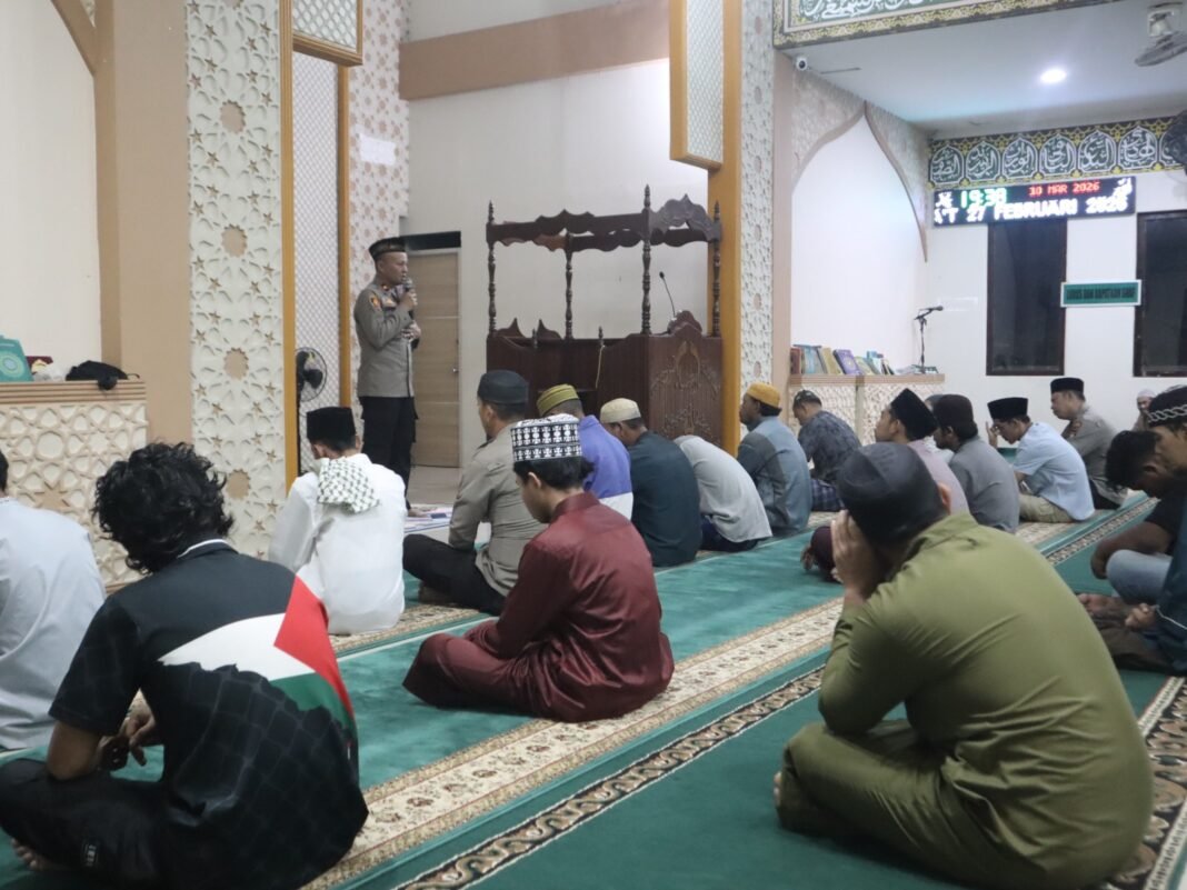 Lewat Kultum di Masjid, Wakapolres Bengkayang Ajak Jamaah Perkuat Ketakwaan dan Jaga Kamtibmas