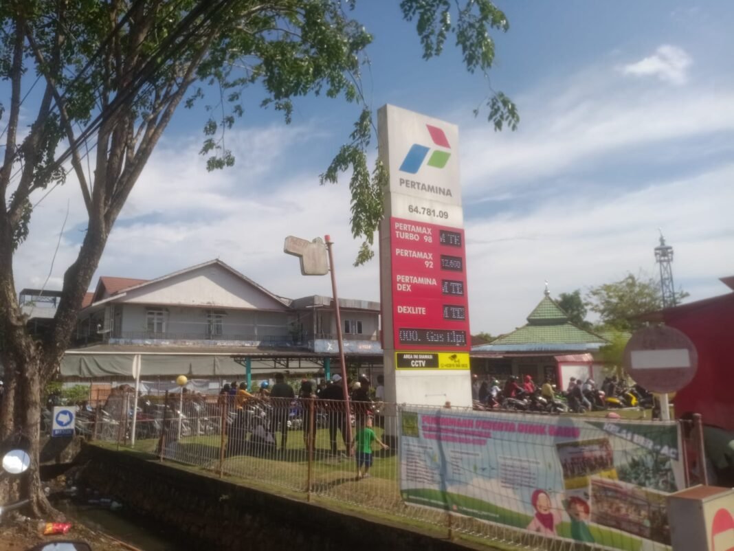 BBM Disebut Aman, Antrean 2 Hari di SPBU Pontianak Picu Resah dan Lumpuhkan Aktivitas Warga