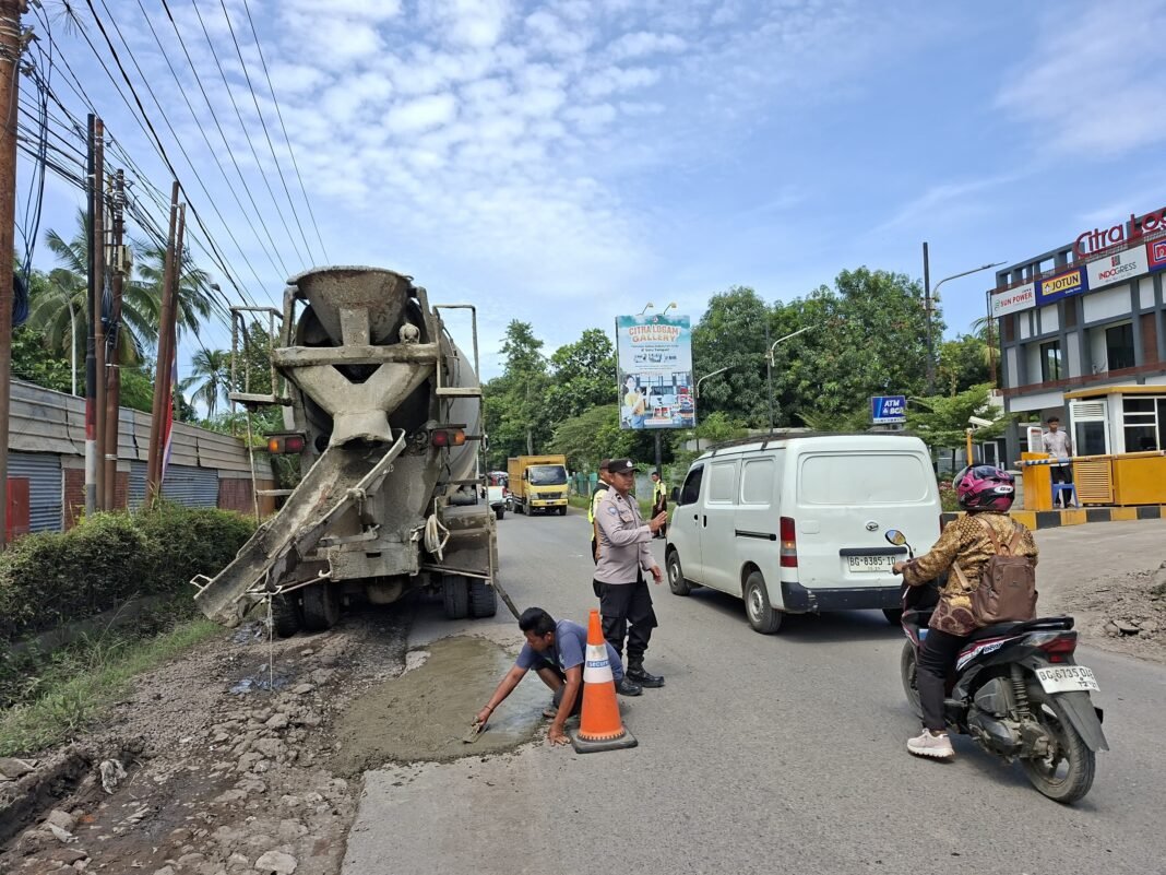 Aipda Walid Bayu Setiawan, Bhabinkamtibmas yang Ubah Jalan Rusak Jadi Aman