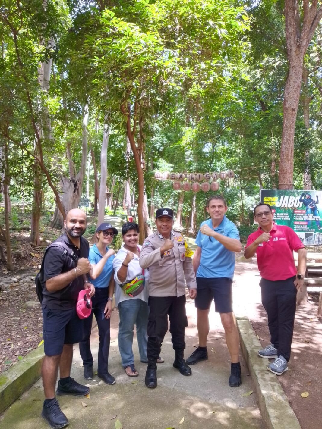 Polres Sabang Berikan Pengamanan Maksimal bagi Wisatawan Kapal Pesiar MS. Azamara Onward | Kompas.sbs.-News