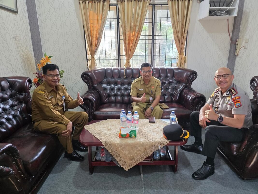 Kapolres Karo Goes To School ! Kacabdis dan Kepala Sekolah SMANSAKA Apresiasi, Sambut Baik dan Antusias Kapolres Karo Goes To School ! Kacabdis dan Kepala Sekolah SMANSAKA Apresiasi, Sambut Baik dan Antusias