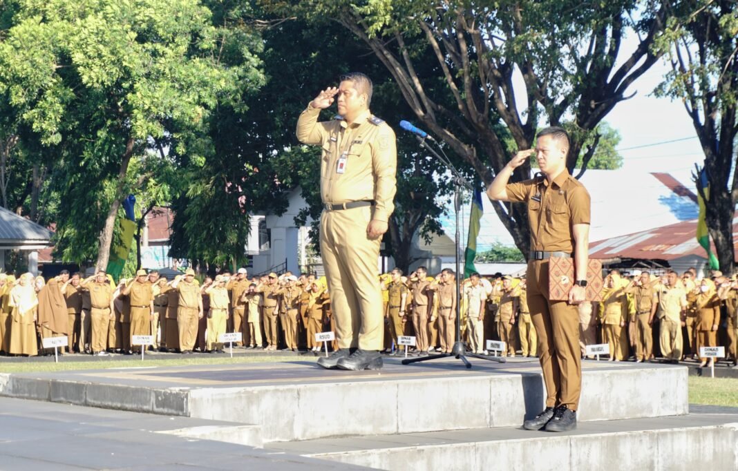 Pj Sekda Jeneponto Pimpin Upacara Bendera Lingkup Pemkab Jeneponto Pj Sekda Jeneponto Pimpin Upacara Bendera Lingkup Pemkab Jeneponto